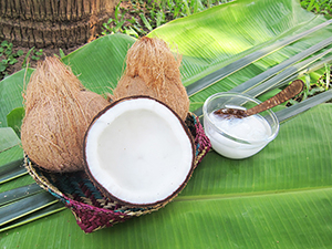 【0419】Ayurv満月_coconuts_inside_300.jpg