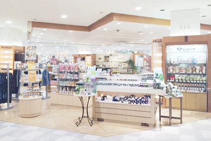 川西阪急店 店舗 生活の木 ハーブやアロマなど自然の恵みを活かし ウェルネス ウェルビーイングなライフスタイルをお届け